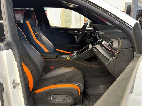 Used 2023 Lamborghini Urus Performante AWD/4WD image 21
