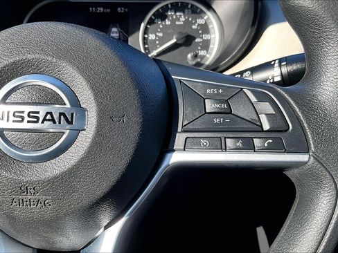 Used 2021 Nissan Versa SV image 19