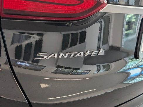 Used 2020 Hyundai Santa Fe SE image 11