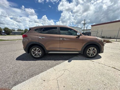 Used 2017 Hyundai Tucson Eco FWD image 2