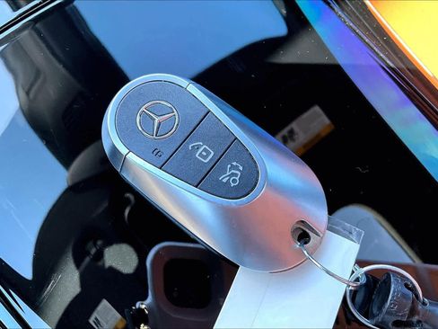 Used 2024 Mercedes-Benz GLC 300 4MATIC image 15