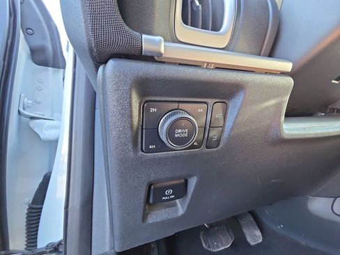 Used 2025 Ford Expedition Active image 22