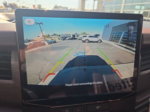 Used 2024 Ford Expedition Limited image 19