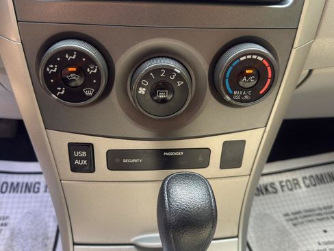 Used 2013 Toyota Corolla LE FWD image 22