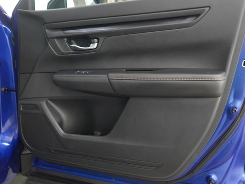 Used 2025 Honda CR-V Sport image 9