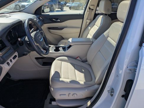 Used 2022 GMC Acadia Denali w/ Denali Ultimate Package image 10