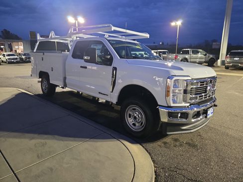 New 2026 Ford F350 XL w/ XL Chrome Package image 7