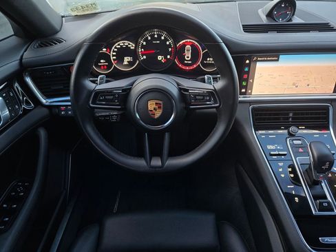 Used 2022 Porsche Panamera 4 w/ Premium Package AWD/4WD image 18
