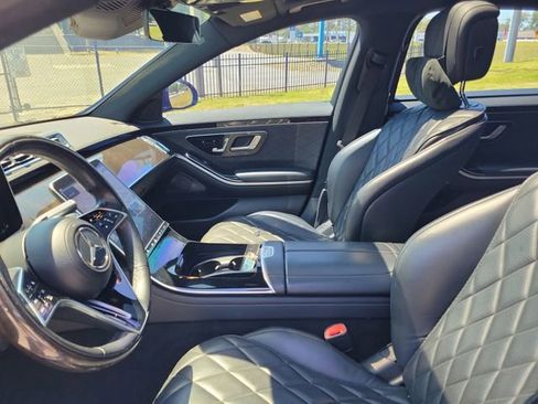 Used 2022 Mercedes-Benz S 580 4MATIC Sedan w/ AMG Line Package image 10
