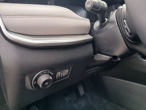 New 2026 Jeep Compass Limited w/ Sun, Sound & Navigation Group AWD/4WD image 28