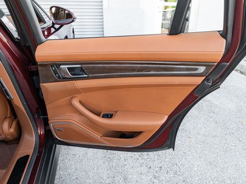 Used 2023 Porsche Panamera 4 image 55