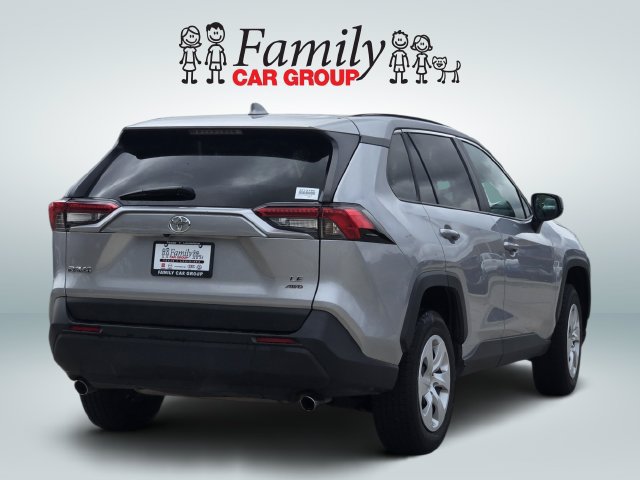 Used 2025 Toyota RAV4 LE AWD/4WD image 4