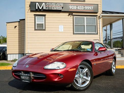 Used 1997 Jaguar XK8 Convertible RWD image 10