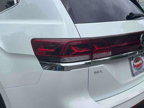Used 2025 Volkswagen Atlas SEL AWD/4WD image 13