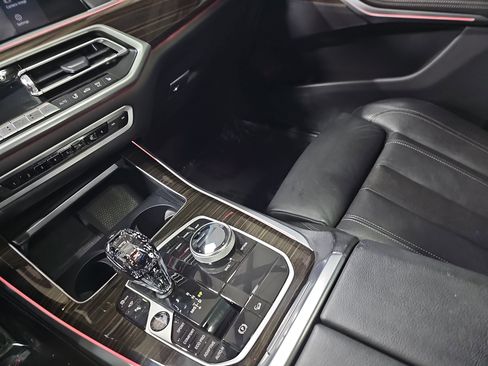 Used 2021 BMW X5 xDrive40i w/ M Sport Package image 27