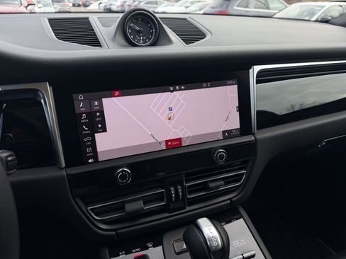 Used 2023 Porsche Macan S image 23