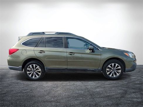 Used 2017 Subaru Outback 3.6R Limited image 2