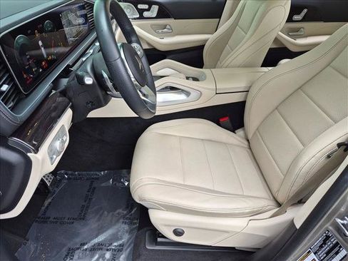 Used 2023 Mercedes-Benz GLS 450 4MATIC image 17