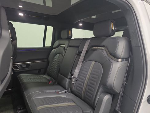 Used 2023 Rivian R1S Adventure AWD/4WD image 21