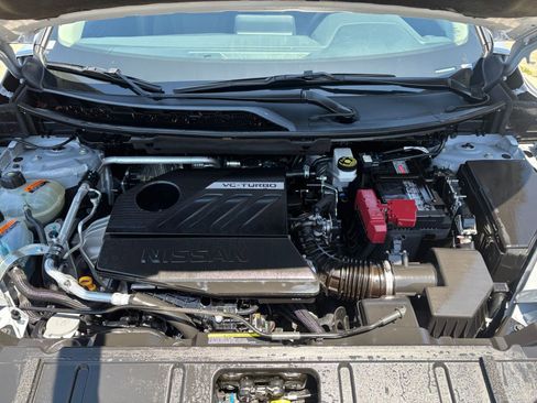 Used 2025 Nissan Rogue SV FWD image 34
