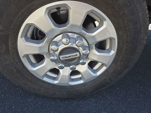 Used 2024 Ford F250 XLT image 36