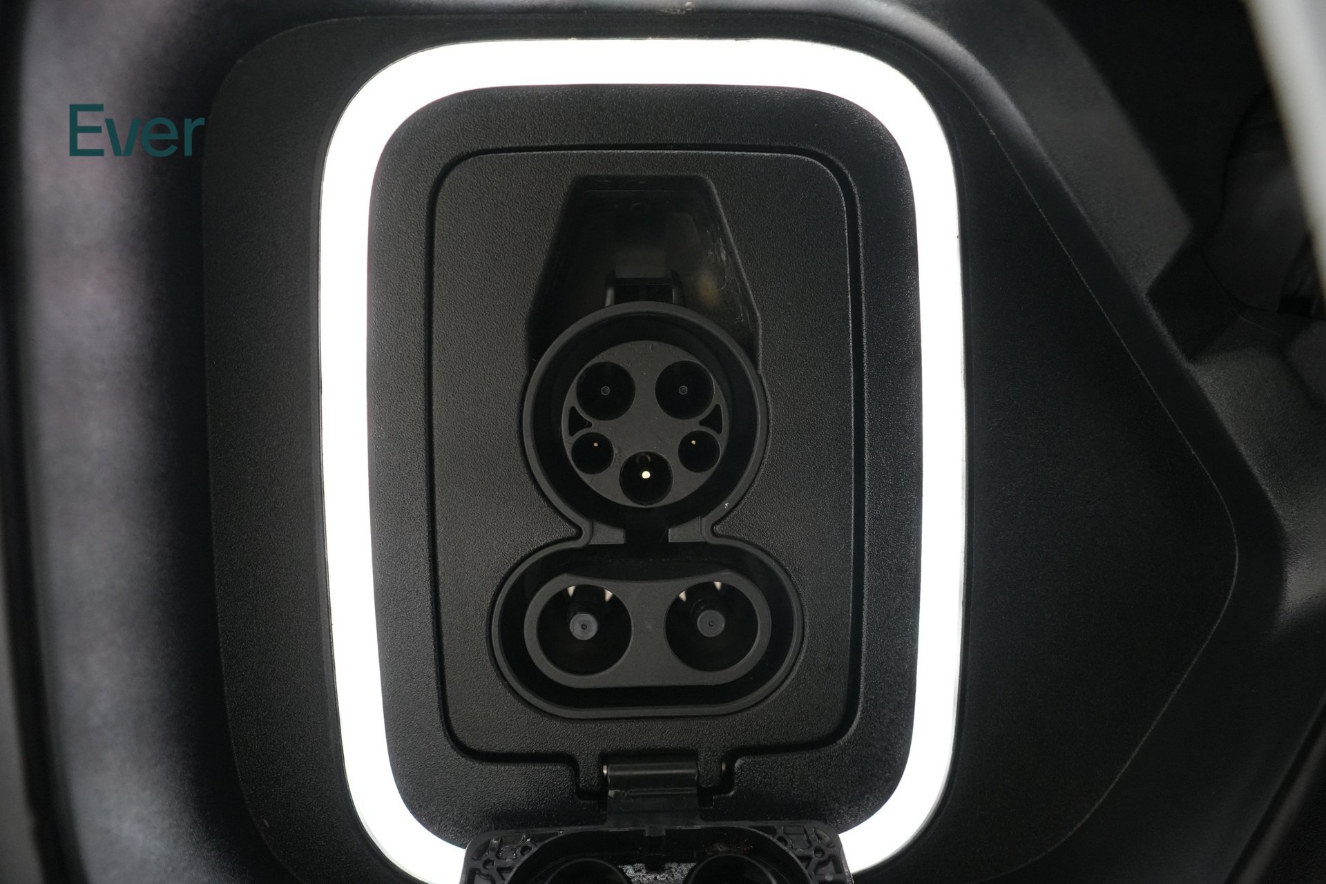 Used 2024 Rivian R1T Adventure Dual AWD/4WD image 10
