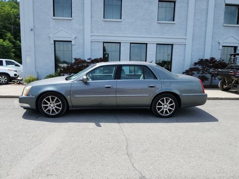 Used 2007 Cadillac DTS Performance FWD image 2