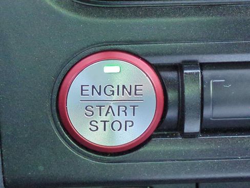 Used 2019 Ford Mustang Coupe RWD image 16