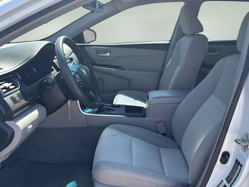Used 2016 Toyota Camry LE FWD image 20
