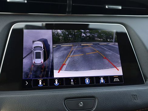 Used 2020 Cadillac XT4 Premium Luxury w/ Enhanced Visibility Package image 22