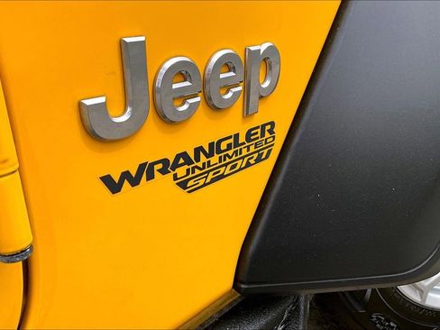 Used 2019 Jeep Wrangler Unlimited Sport S image 33