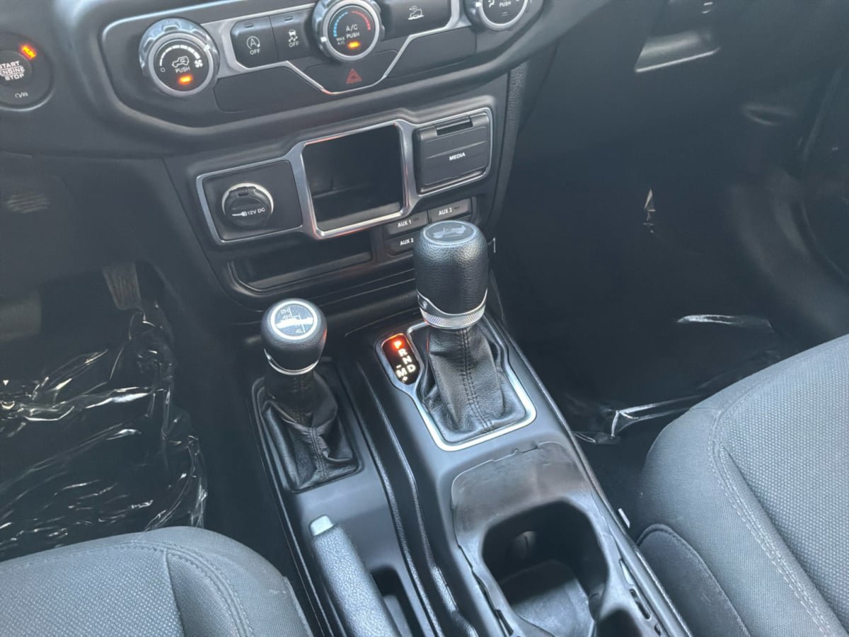 Used 2021 Jeep Wrangler Unlimited Sport AWD/4WD image 16