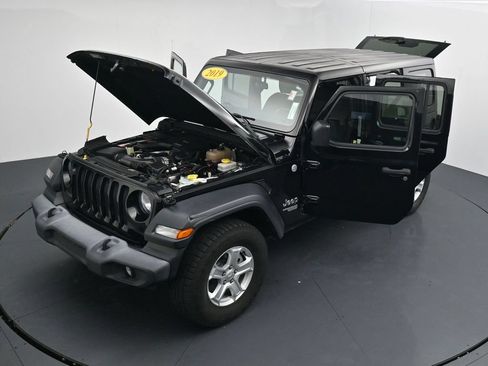 Used 2019 Jeep Wrangler Unlimited Sport S AWD/4WD image 40