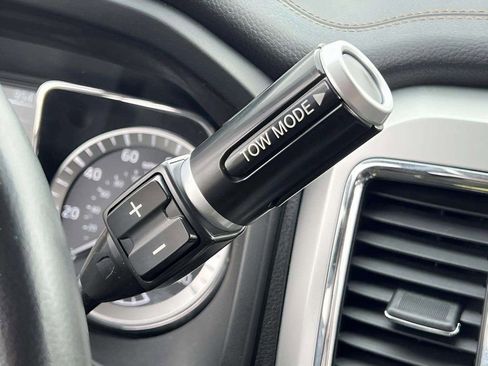 Used 2017 Nissan Titan SL image 29