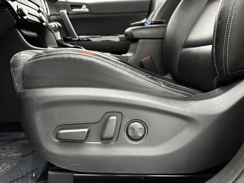 Used 2018 Kia Sportage EX image 12