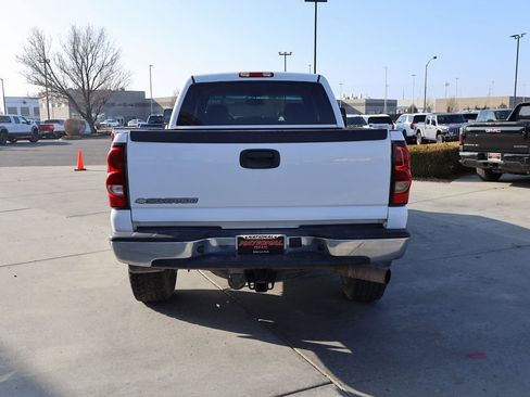 Used 2006 Chevrolet Silverado 2500 LT w/ Heavy-Duty Power Package image 5