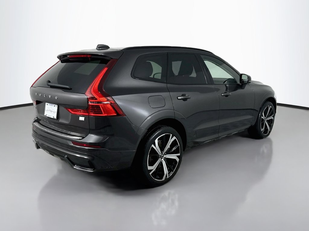 Used 2024 Volvo XC60 T8 Ultimate w/ Protection Package Premier AWD/4WD image 9