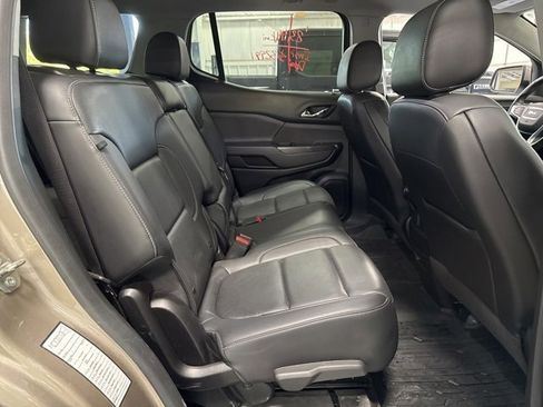 Used 2023 GMC Acadia SLT image 8