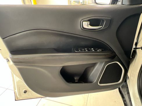 Used 2020 Jeep Compass Limited AWD/4WD image 12