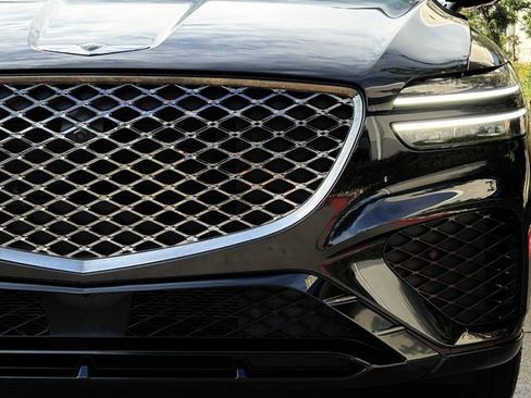 Used 2025 Genesis GV70 3.5T Sport w/ Sport Prestige Package image 10