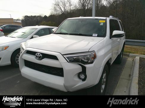 Used 2018 Toyota 4Runner SR5 Premium image 1