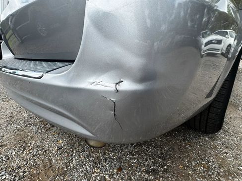 Used 2016 Chrysler Town & Country Touring image 9