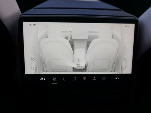 Used 2025 Tesla Model 3 Long Range image 16