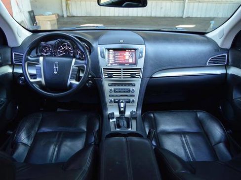 Used 2012 Lincoln MKT AWD image 17