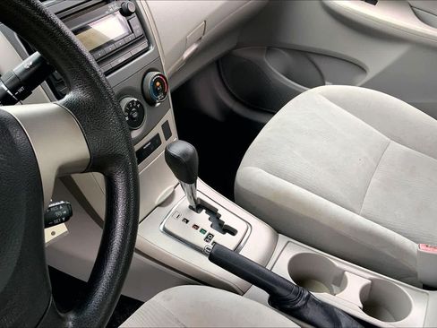 Used 2012 Toyota Corolla LE FWD image 16