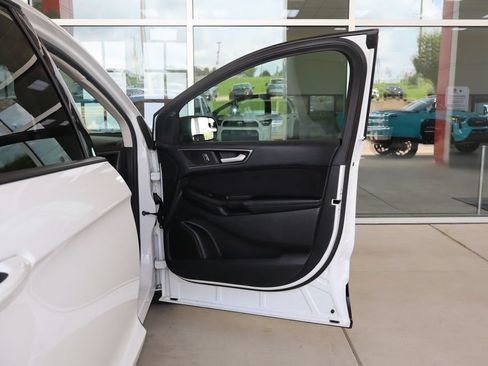 Used 2016 Ford Edge SE FWD image 38