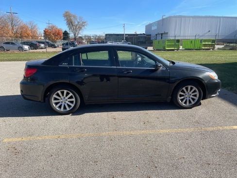 Used 2013 Chrysler 200 Touring image 4