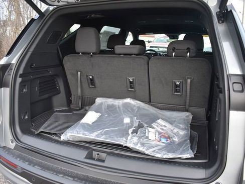 New 2026 Chevrolet Traverse LT w/ Driver Confidence Package AWD/4WD image 18
