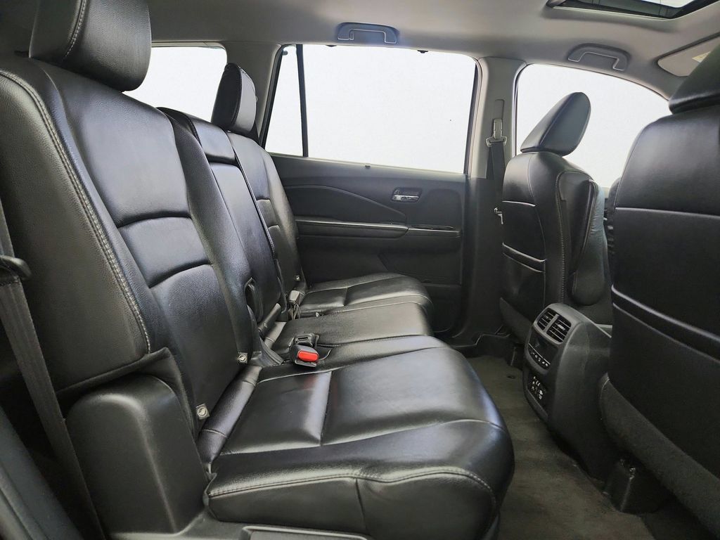 Used 2016 Honda Pilot Touring image 34