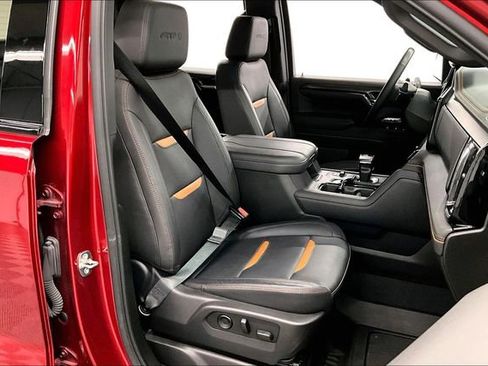 Used 2024 GMC Sierra 1500 AT4 image 8